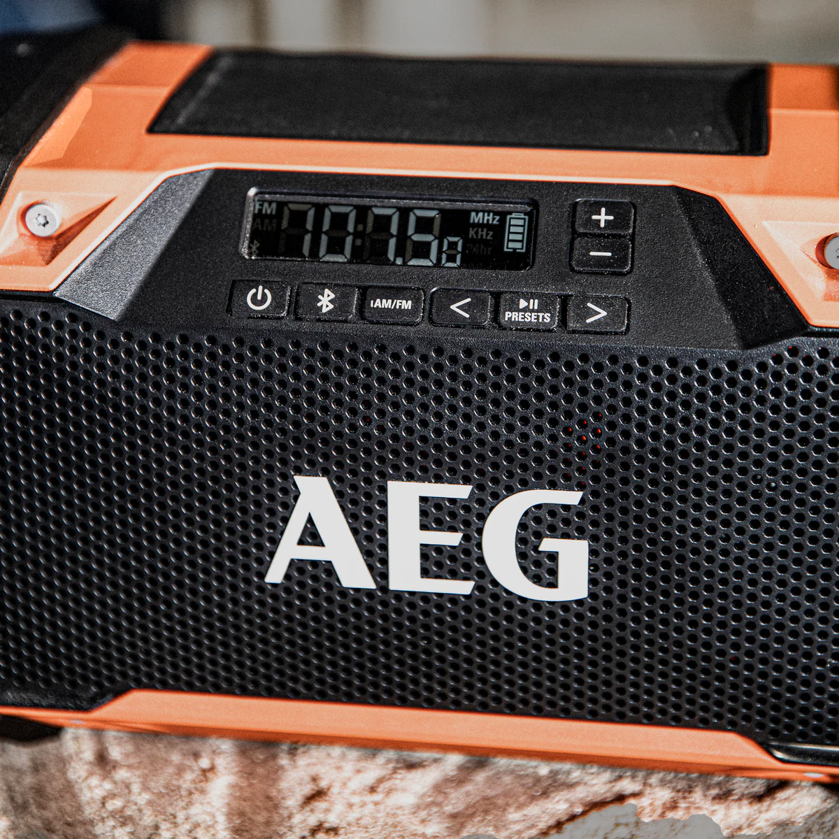 AEG 18V 240V Dual Speaker Hybrid Radio - 2 x 15W - Bluetooth - Water Resistant - Image 5
