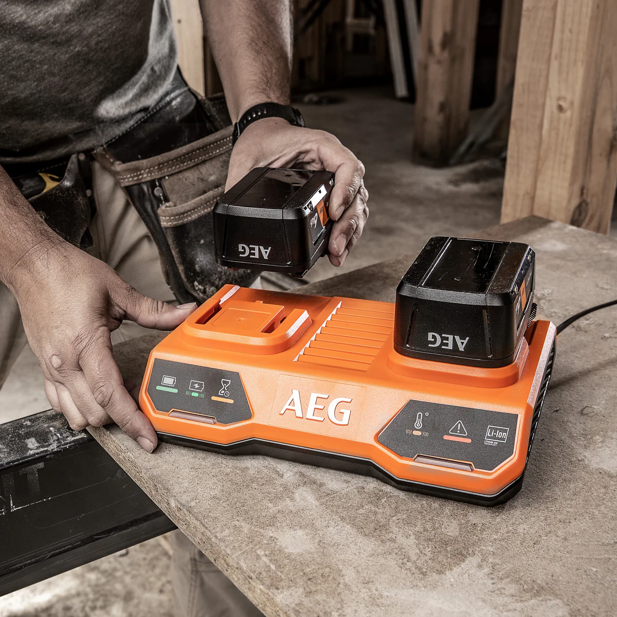 AEG 18V 5.0Ah Dual Port Charger & Battery Twin Pack - 2 Batteries - 85 Min Charge - Image 5