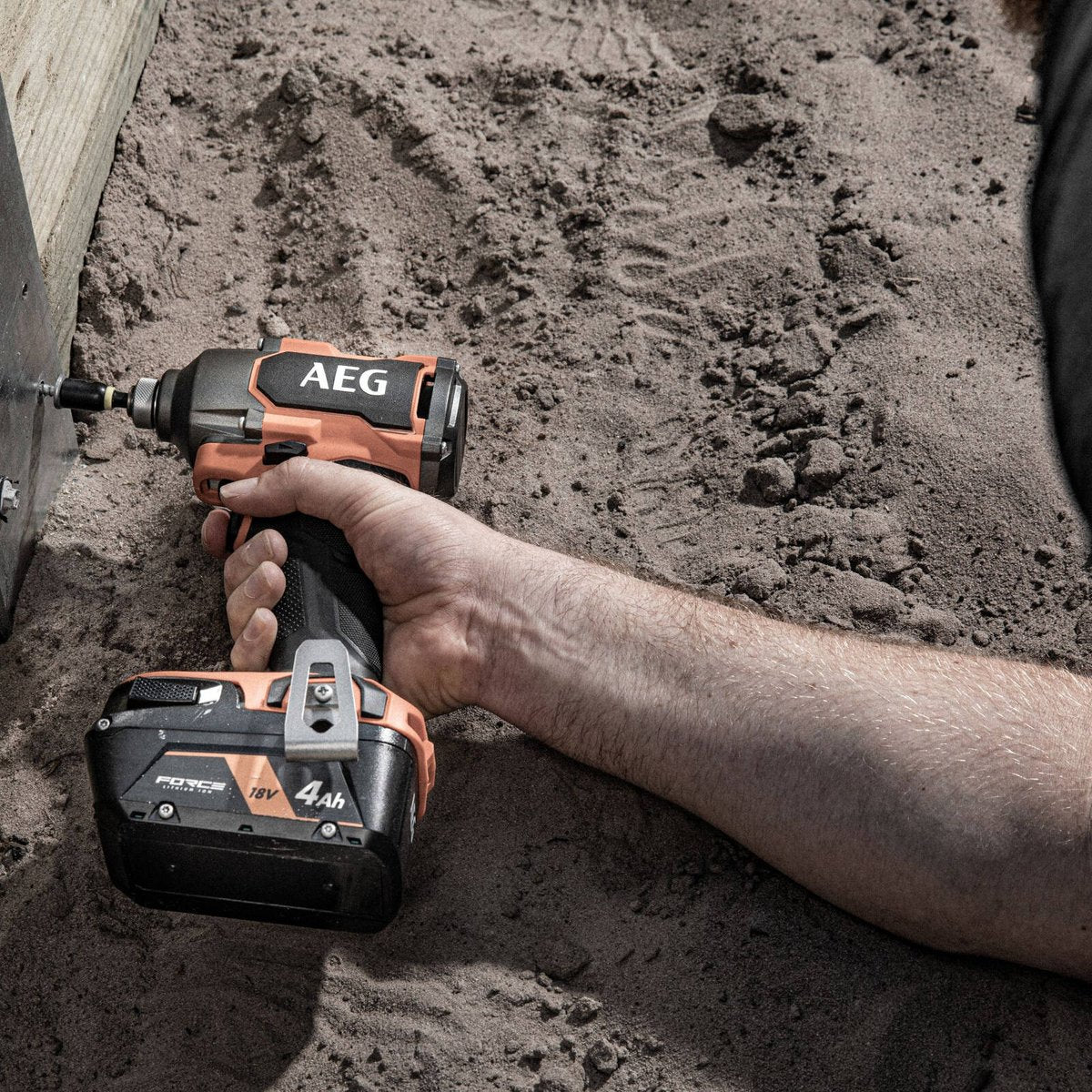 AEG 18V Brushless Impact Driver Kit - 1 x 5.0Ah Battery - 220Nm Torque - Image 3