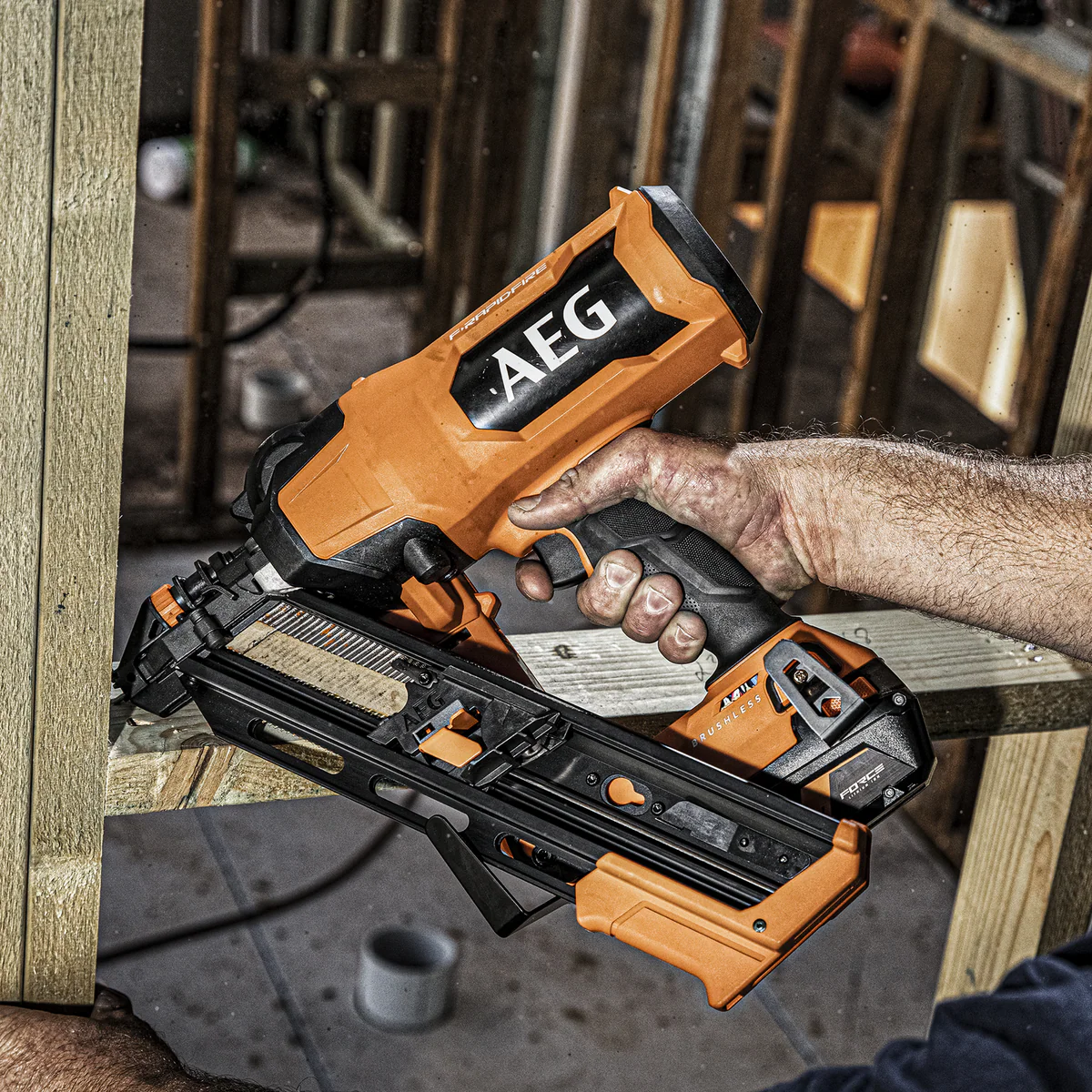 AEG 18V F-RAPID Framing Nailer Kit - 10GA 30°-34° - 5Ah Battery - 3 Nails/Second - Image 5