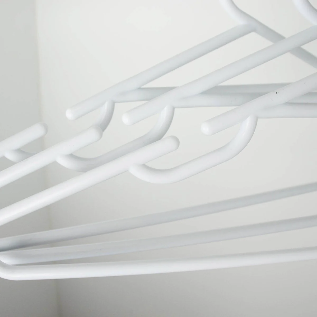 All Set White Plastic Tube Clothes Hangers 10 Pack - 445mm x 215mm - Anti-Slip - Image 3