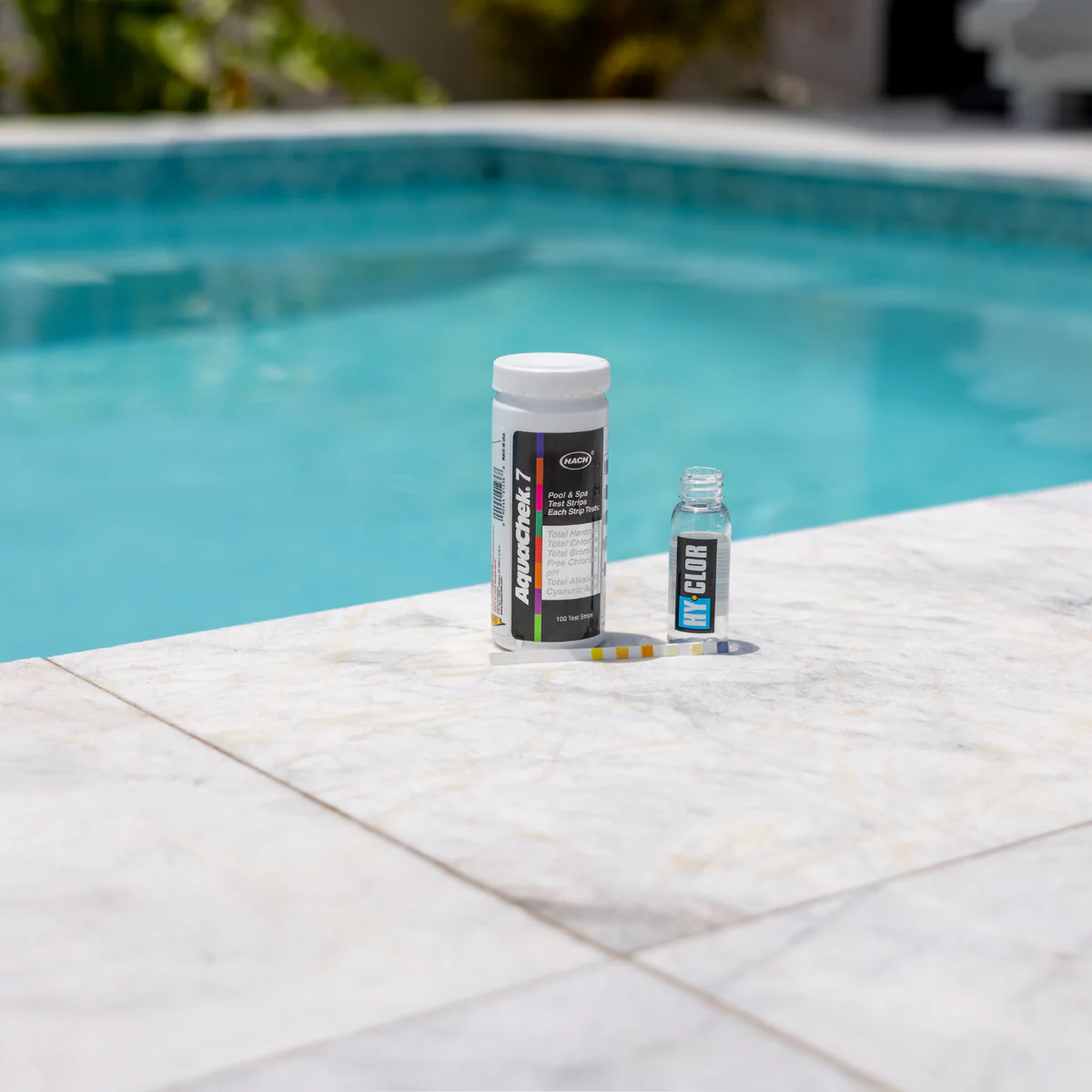 AquaChek Test Strips - 100 Pack - Plastic Composite - 7 in 1 Testing - Image 2