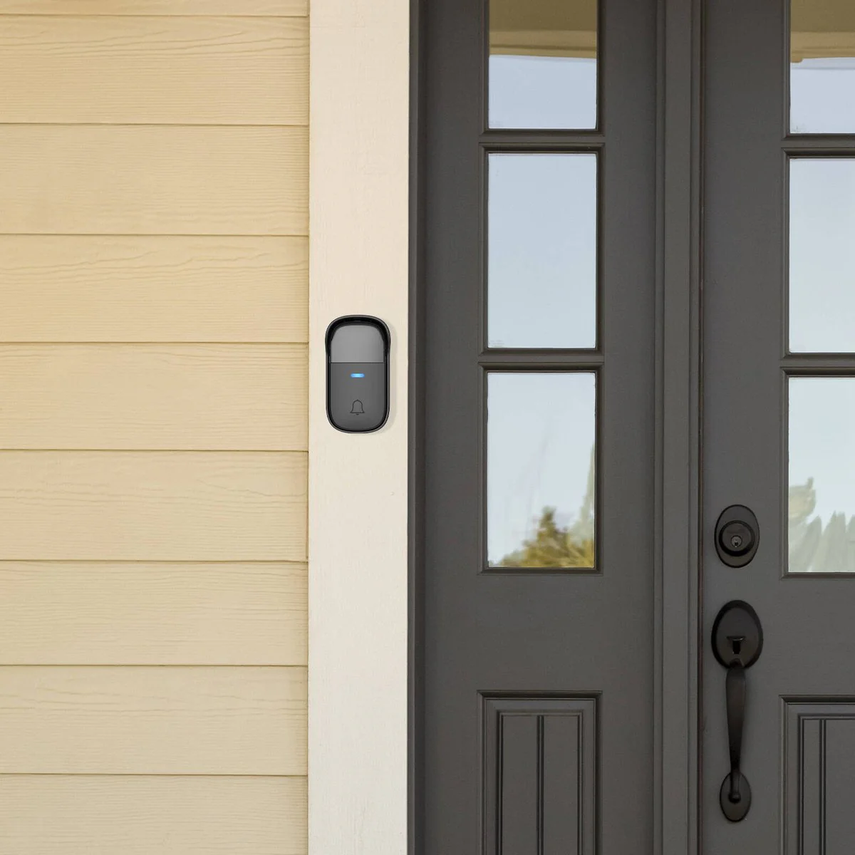 Arlec Plug in Door Chime - 150m Wireless Kinetic Push Button - Black - Battery-Free - Weatherproof - Image 3