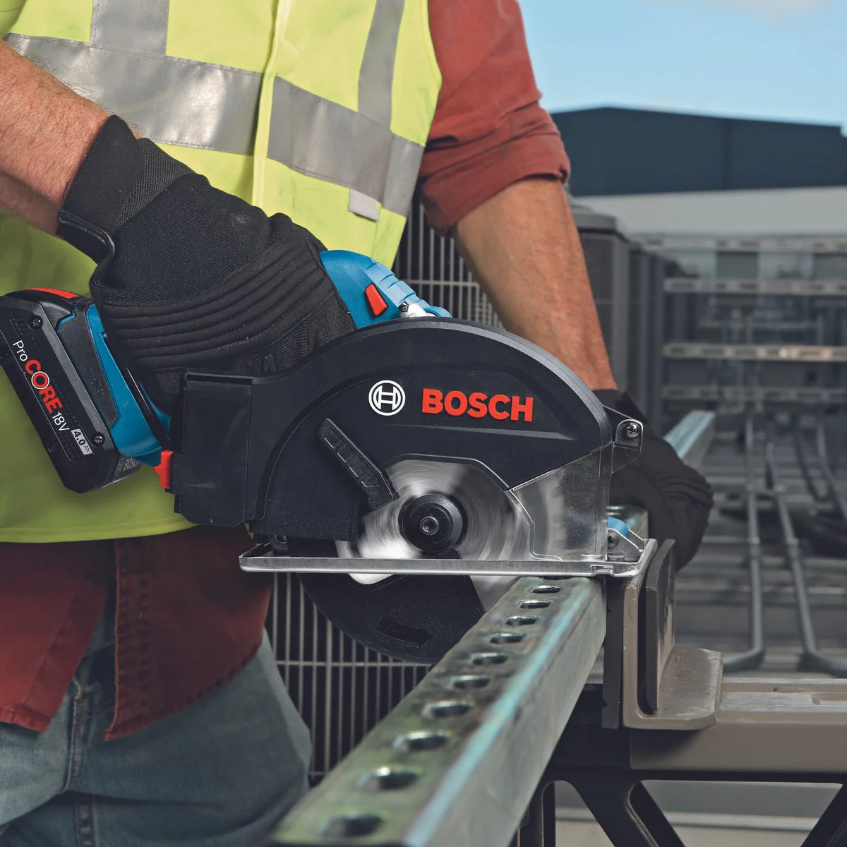 Bosch 18V Professional Metal Saw 136mm - Skin Only - Ergonomic Design - Precise Cutting - Image 2