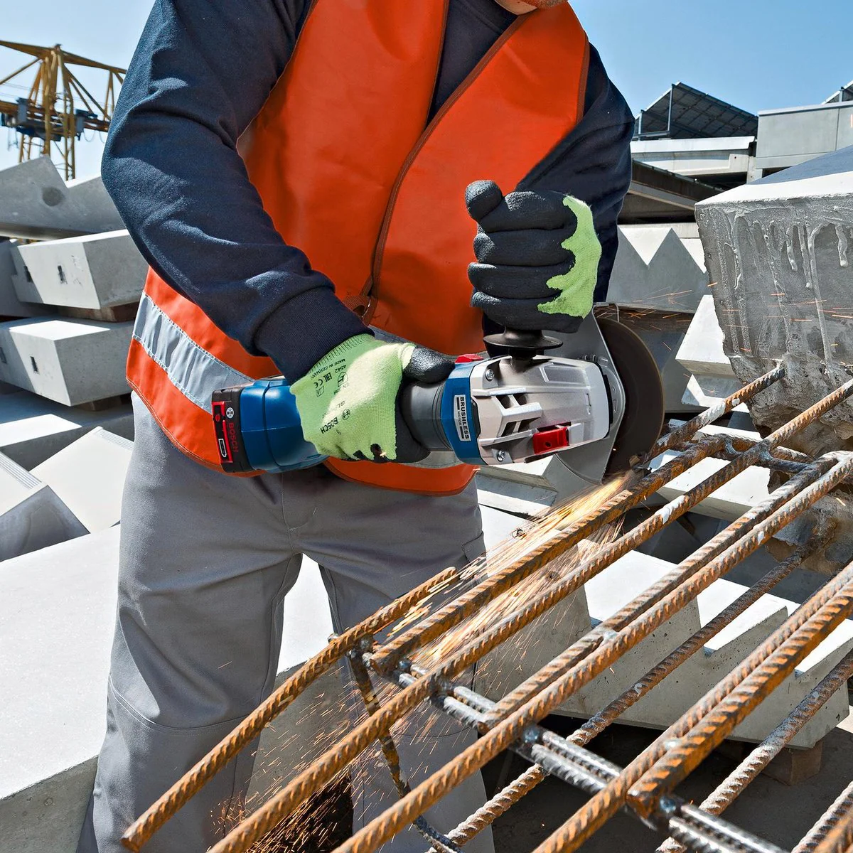 Bosch Angle Grinder - 125mm - Brushless - Kickback Control - Image 2