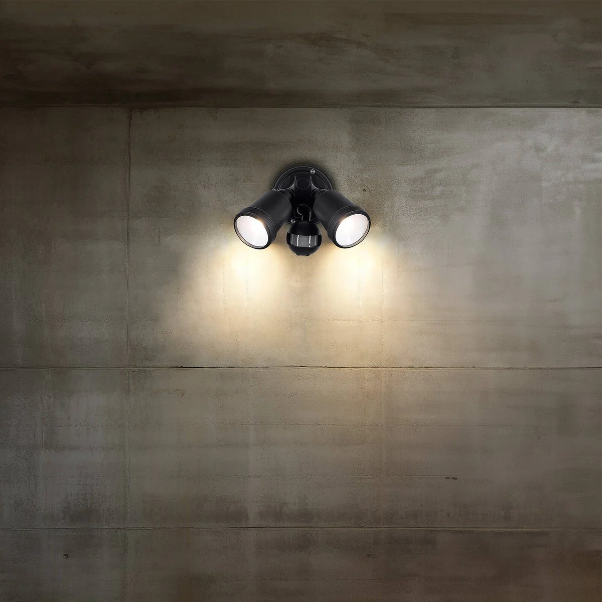 Brilliant Black Raptor III Twin Security Light - 20W - 1800 Lumens - PIR Sensor - Outdoor Use - Image 4