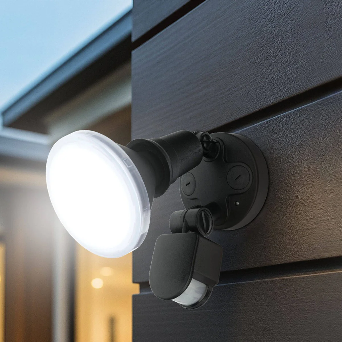 Brilliant Black PAR38 Keeper LED Sensor Light - 1 Pack - 121mm x 180mm x 230mm - Image 4