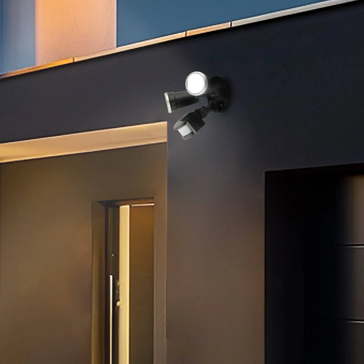 Brilliant Trooper LED Flood Light - 20W - Black - 1500 Lumens - Motion Sensor - Image 4