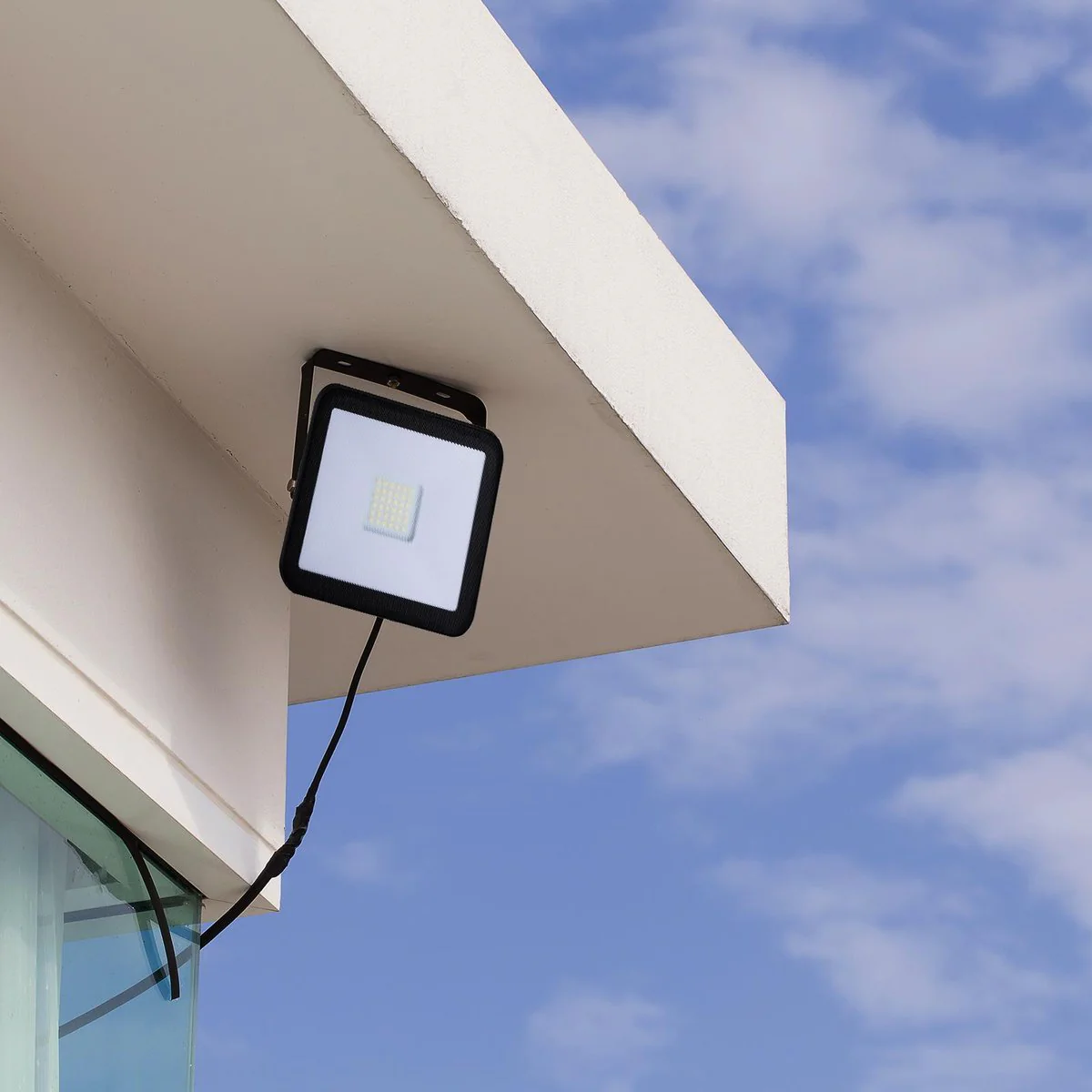 Deta 36W LED Slim Profile Security Flood Light - 3400 Lumens - Black - Image 3