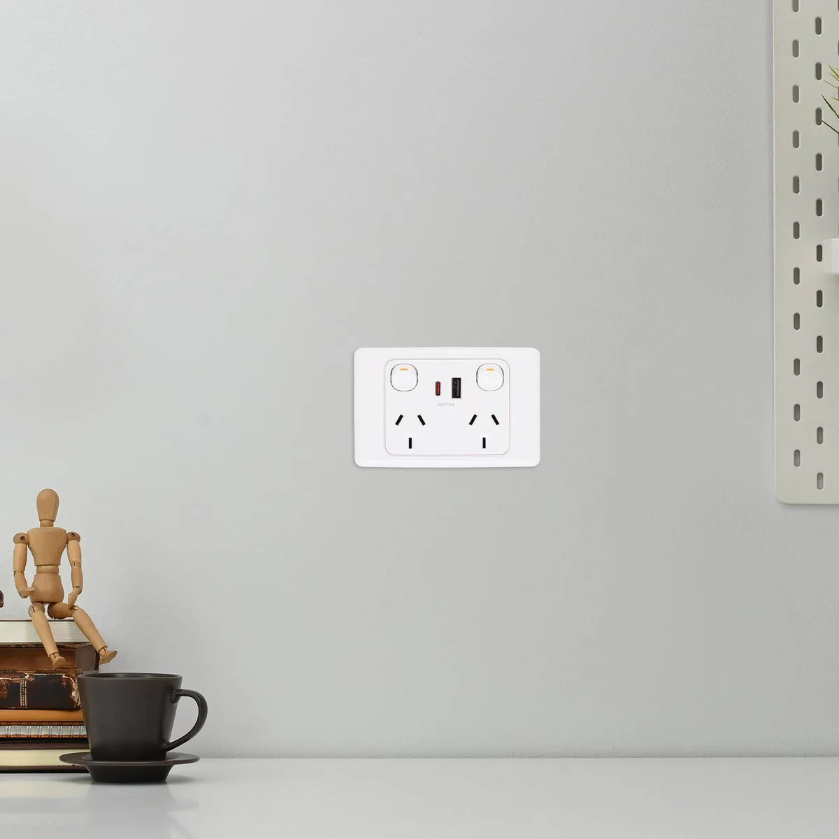 Deta 6000 Double Power Point with USB A+C - 250mm x 74mm x 115mm - 20W Output - Image 3