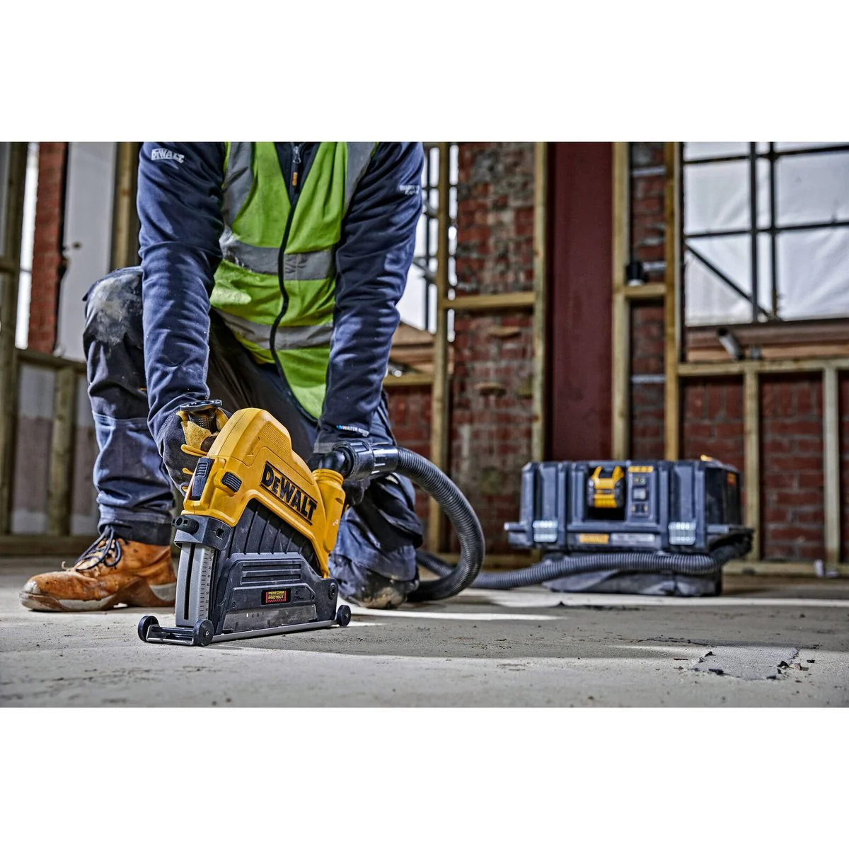 Dewalt 230mm Concrete Cutting Guard - Durable Steel - Dust Management - Image 5