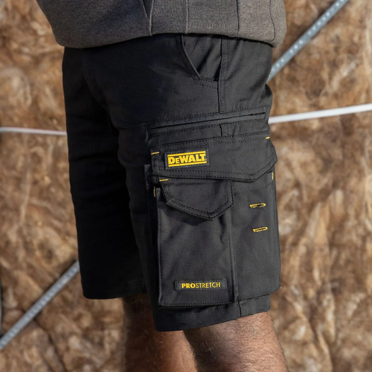 Dewalt Black Bennington Prostretch Shorts Size 38 - 360° Flexibility - UPF 50+ - Image 2