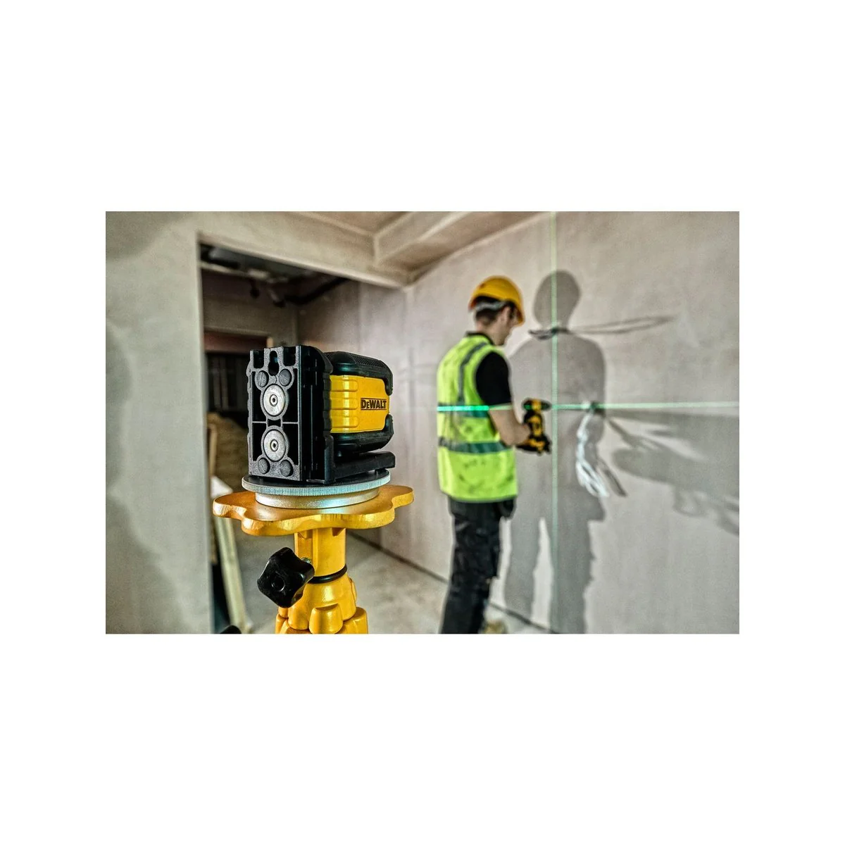 Dewalt Cross Line Laser Level - 16M - Green Beam - IP54 Rated - Image 4