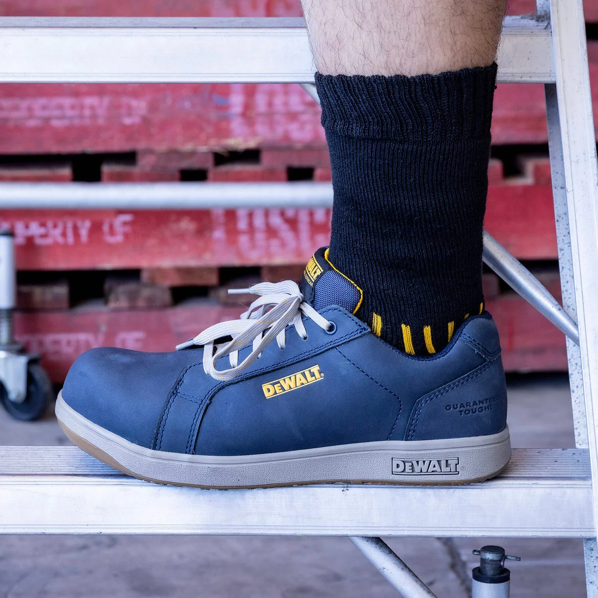 Dewalt Navy Milbank Safety Work Shoe Size 10 - Water-Resistant - Anti-Slip - Image 3