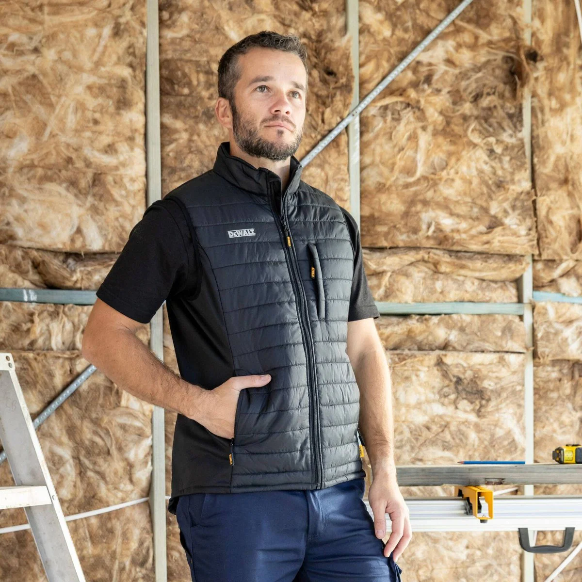 Dewalt Storm Vest XL - Lightweight Insulation - Enhanced Mobility - Reflective Branding - Image 4