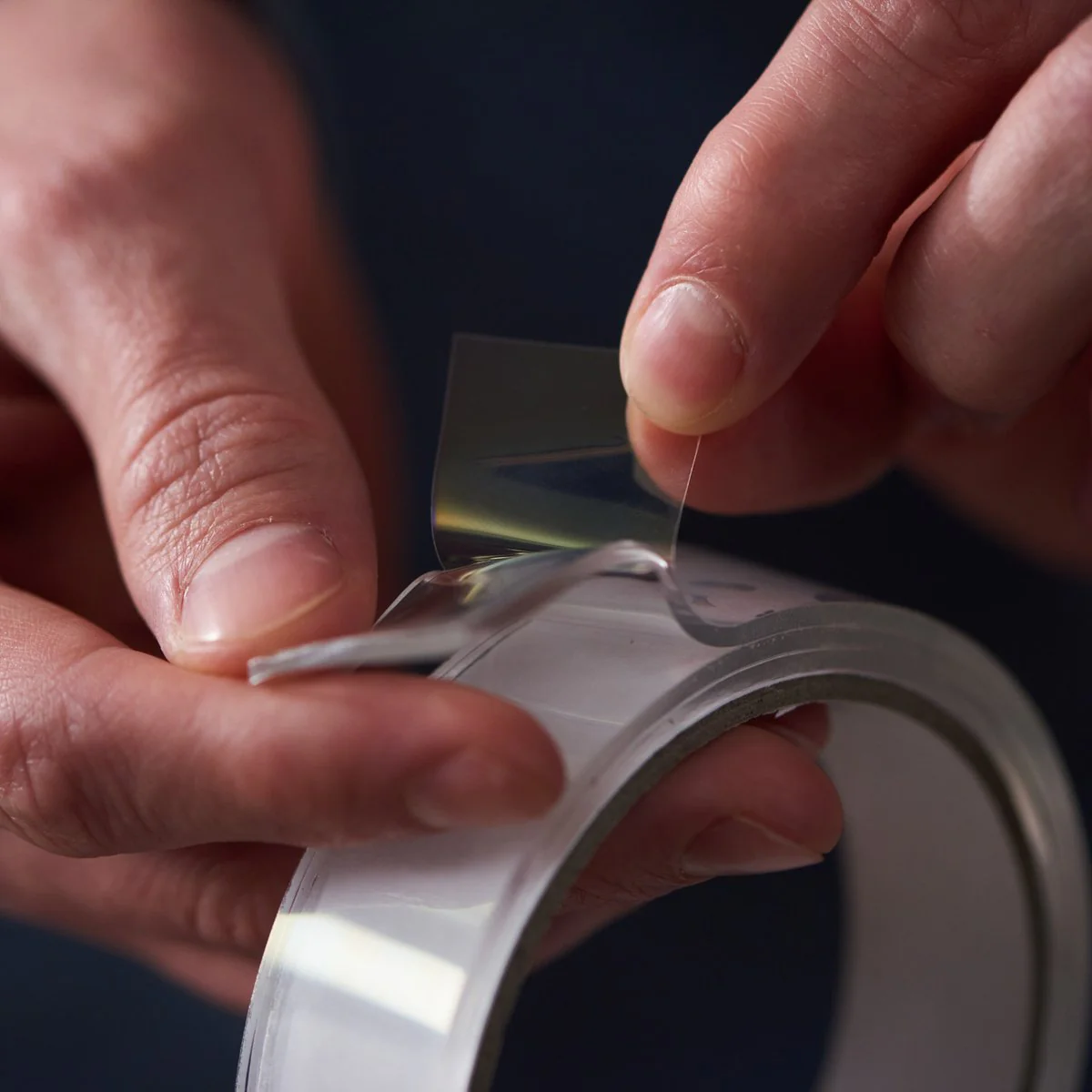 Duck Clear Nano Max Strength Grab Gel Tape - 24mm x 1.5m - Reusable, Strong Adhesion - Image 4