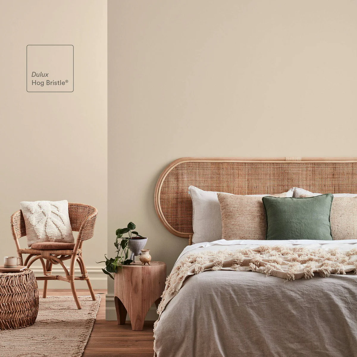 Dulux Wash Wear Low Sheen Interior Paint 4L - Hog Bristle - Easy Clean - Low VOC - Image 2