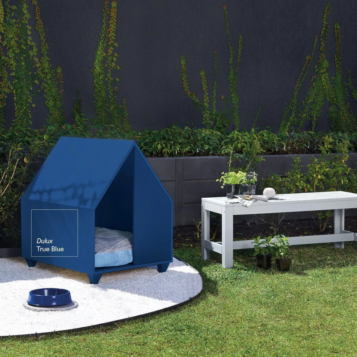 Dulux Weathershield Exterior Paint - Blue Gloss - 4L - 205mm x 198mm x 180mm - Image 4