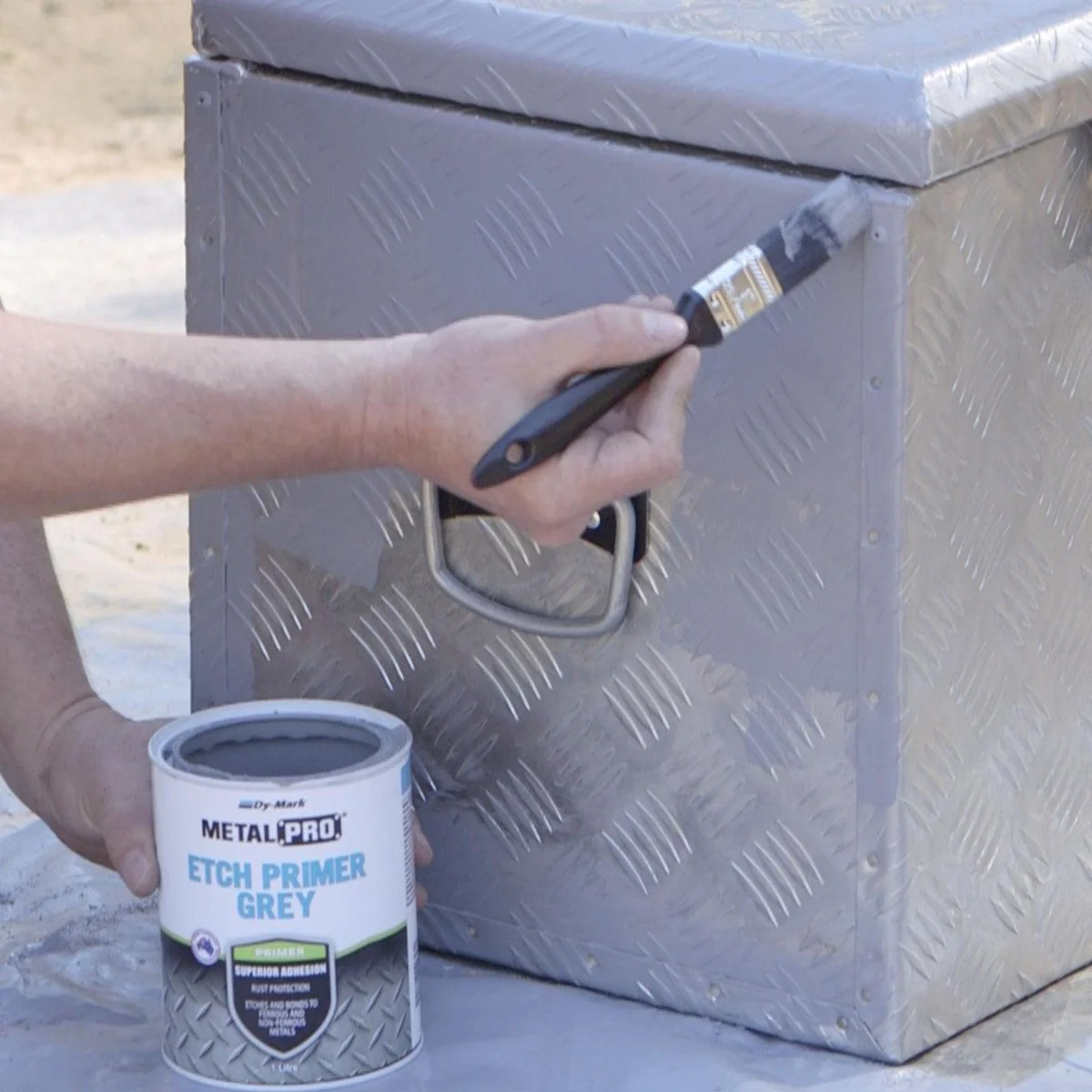 Dy Mark Etch Primer - 1L - Paint - Superior Adhesion - Image 2