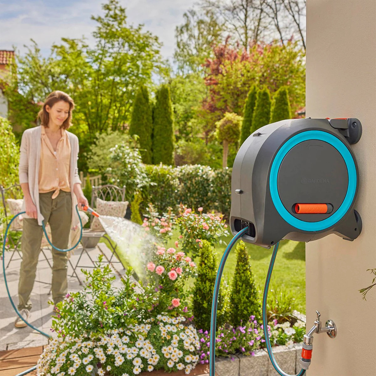 Gardena Dual 2 in 1 Roll Up Hose Reel - 25m - Black/Turquoise/Orange - Easy Storage - Image 2