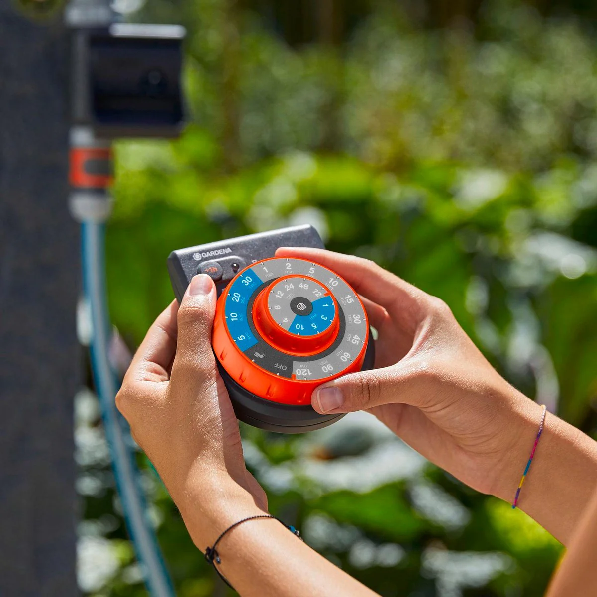 Gardena Easy Plus Water Computer - Automatic Irrigation Controller - 136mm x 104mm x 140mm - Grey/Orange/Turquoise - Image 5