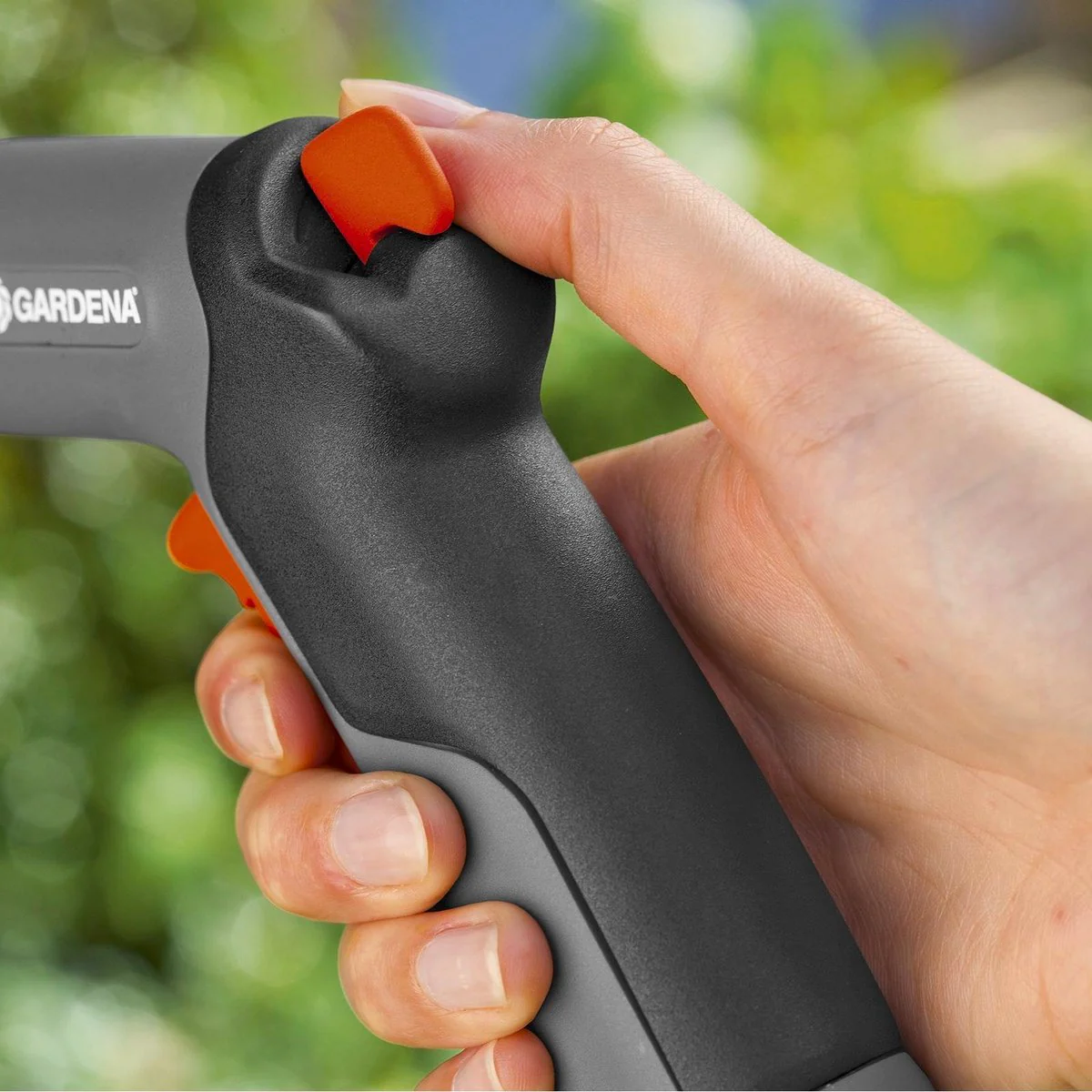 Gardena Trigger Gun Nozzle - 13mm - Plastic - Adjustable Spray - Image 4