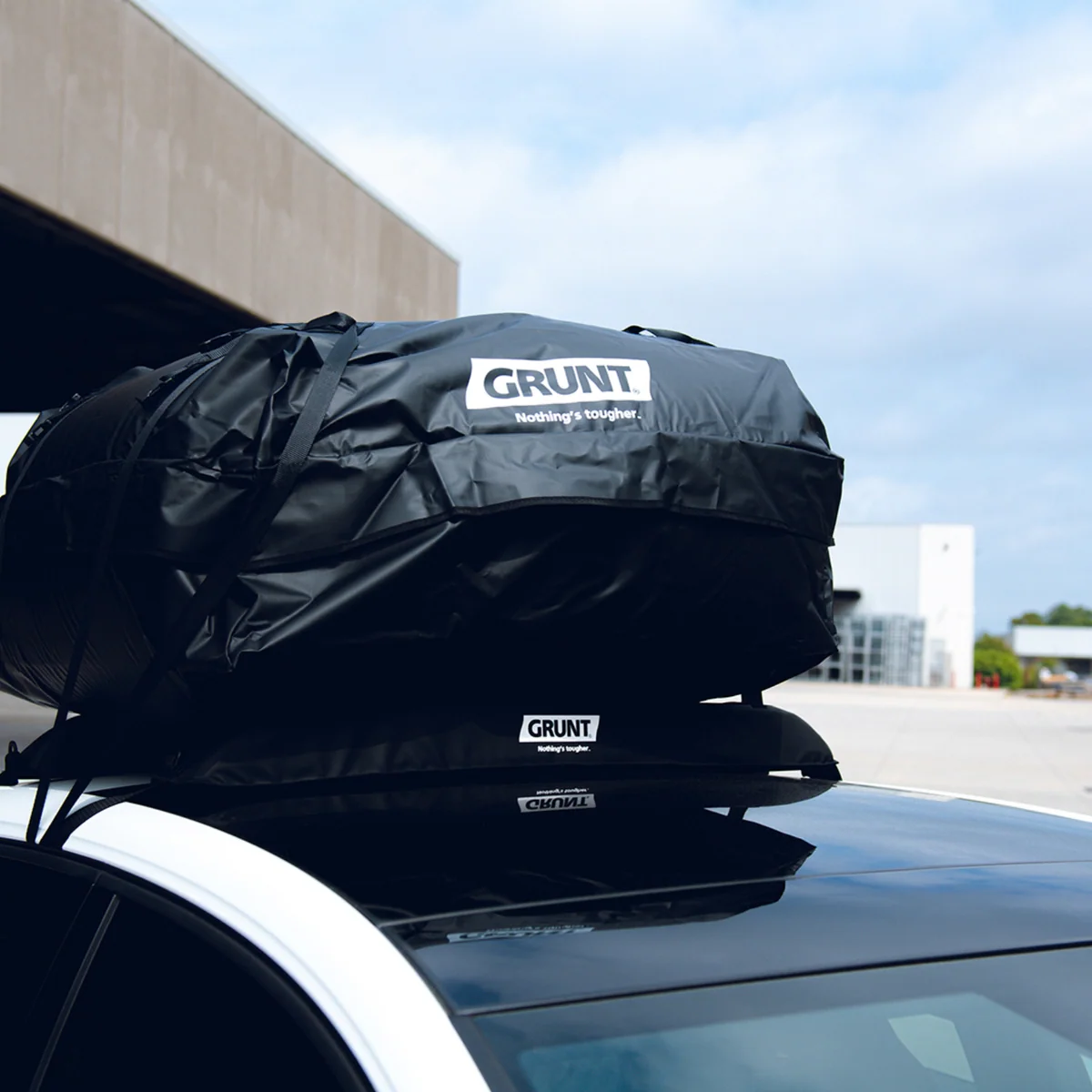 Grunt Roof Cargo Bag 86cm x 41cm Black - 0.31m³ Capacity - Waterproof - Image 3