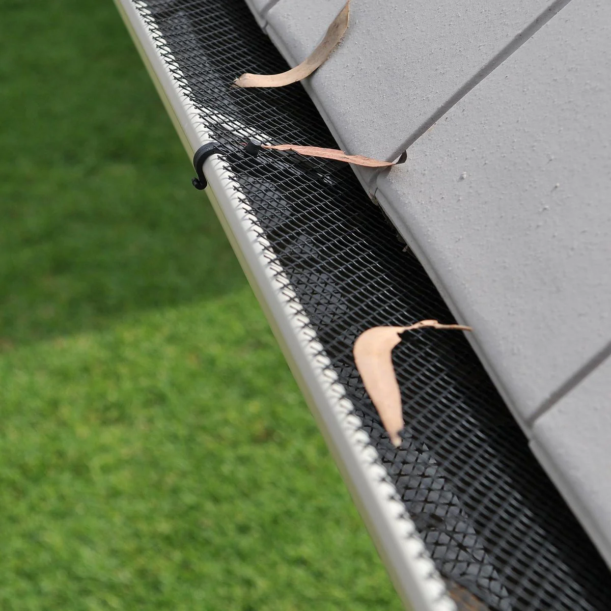 Jack StayMesh Gutter Guard - 160mm x 6m - Plastic - UV Stabilised - Image 2