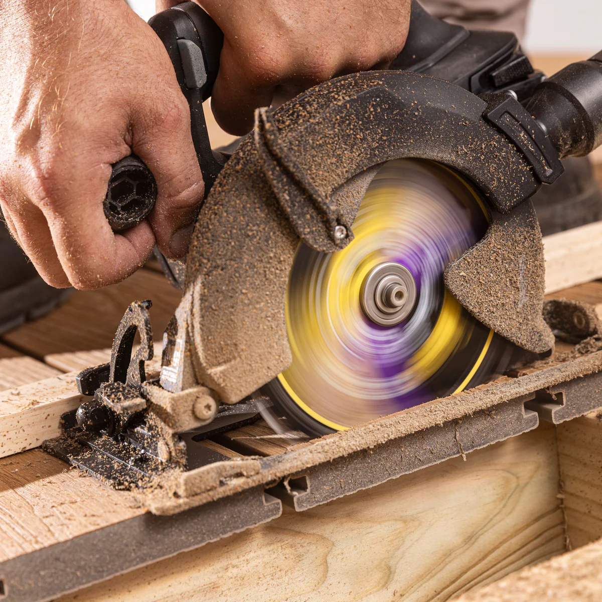 Kango 184mm 44T Composite Decking Circular Saw Blade - Durable - Precise Cuts - Image 5