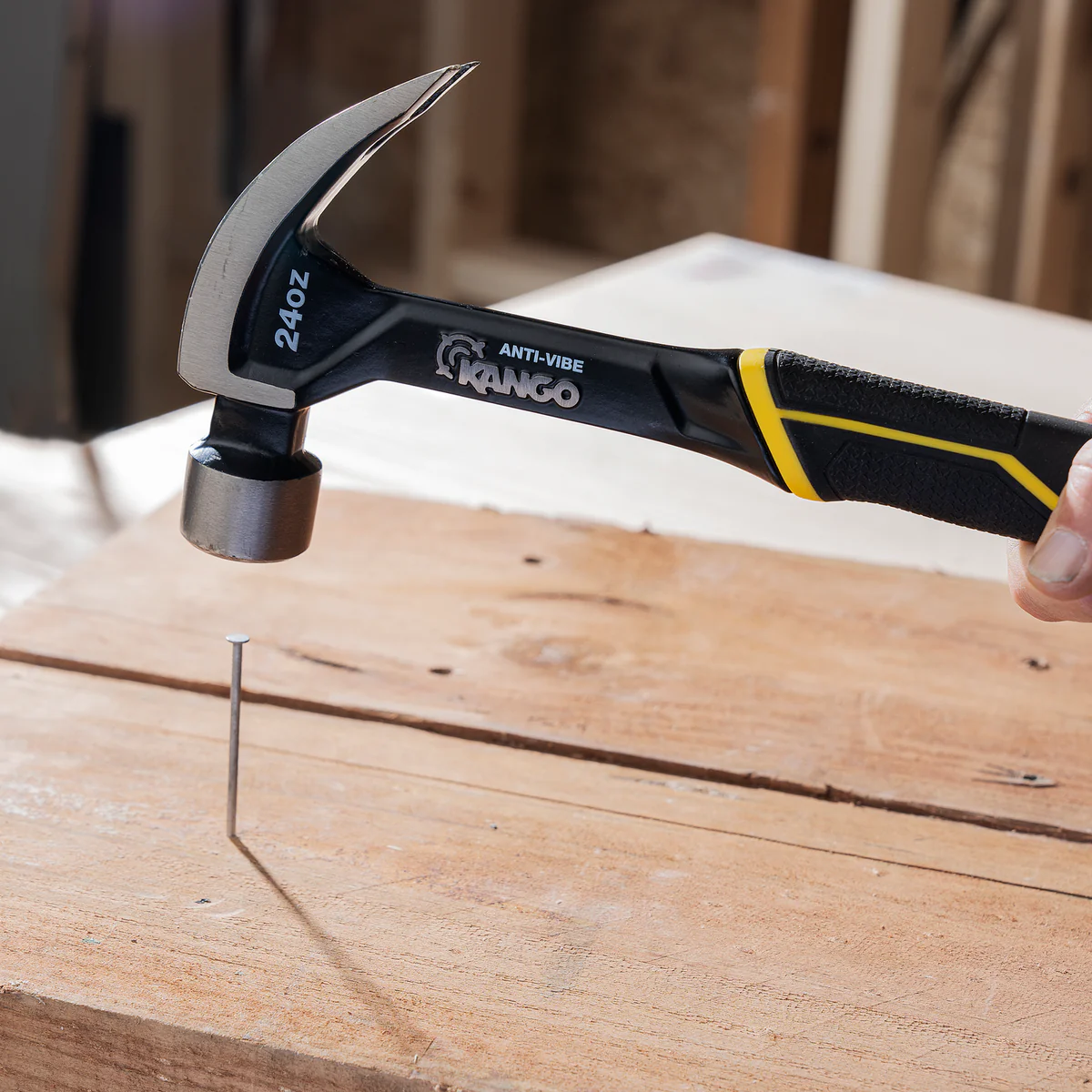 Kango 24oz Anti Vibe Steel Claw Hammer - 350mm - Durable & Vibration-Reducing - Image 4