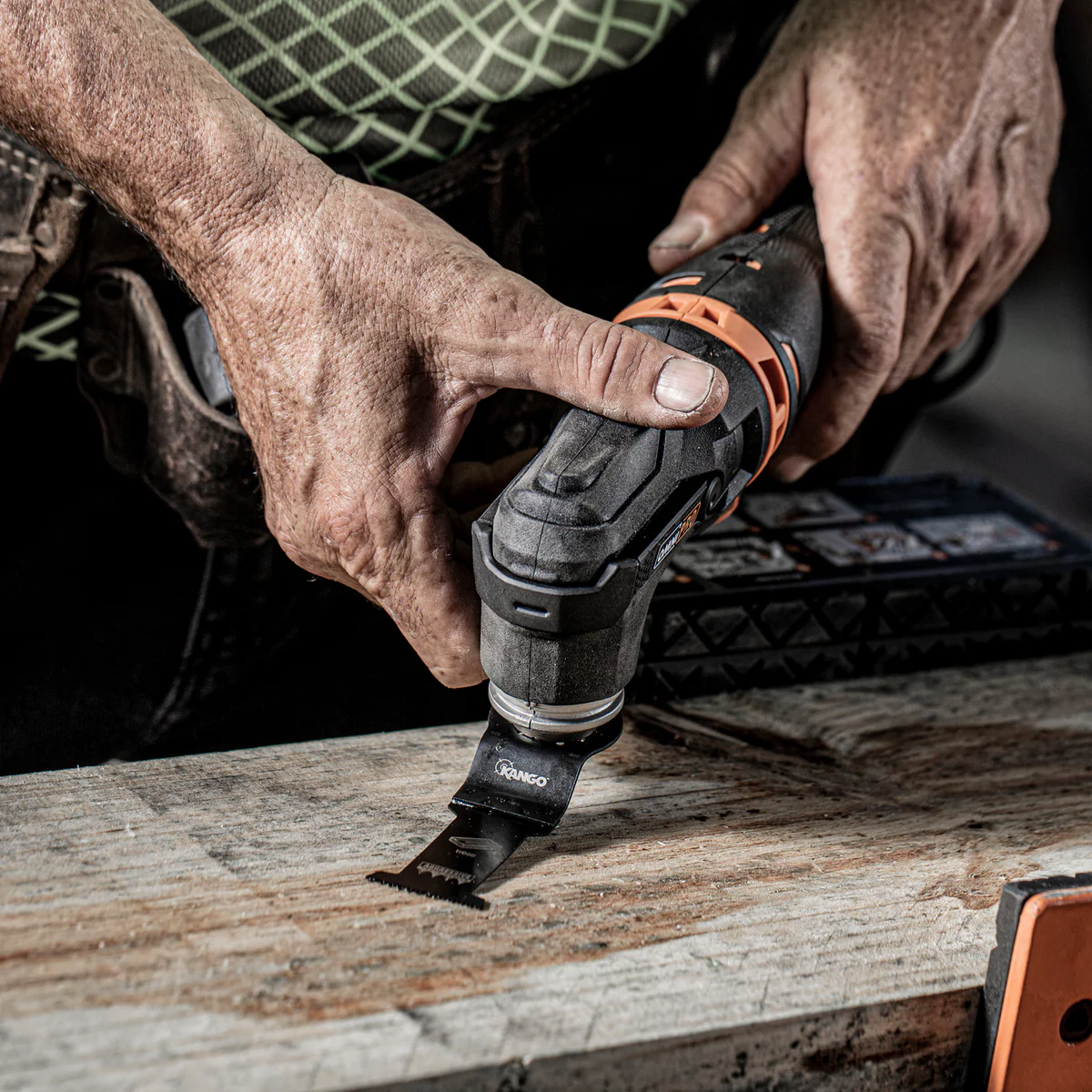 Kango 35mm Aggressive Tooth Plunge Cut Multi Tool Blade - 51mm Cutting Depth - Fast Timber Cuts - Image 5