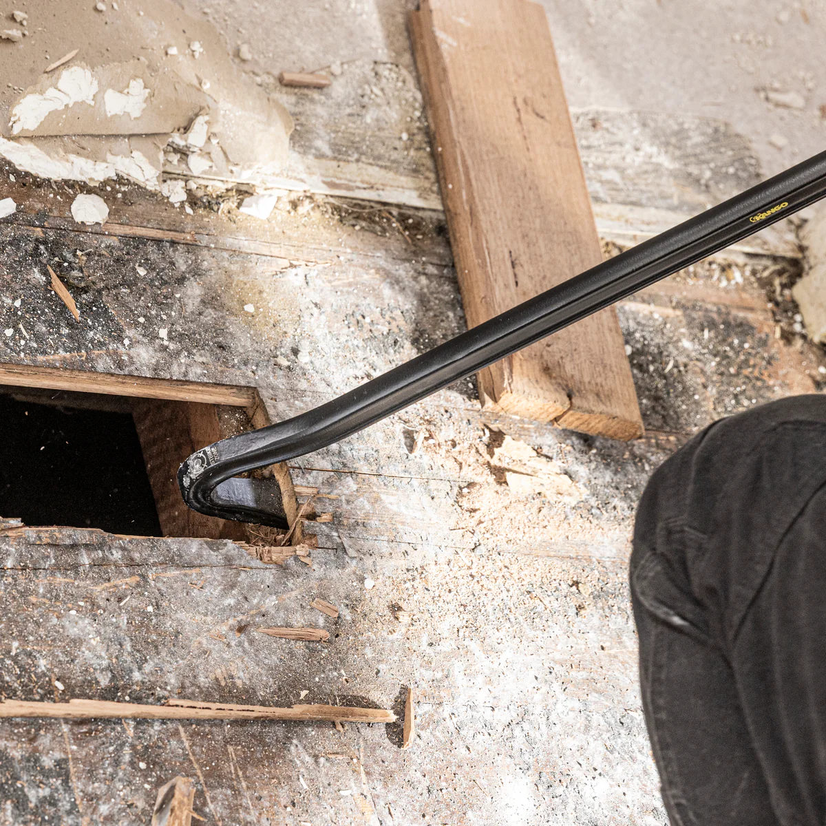 Kango Wrecking Bar - 750mm - Heat-Treated Steel - Nail Extraction Tool - Image 4