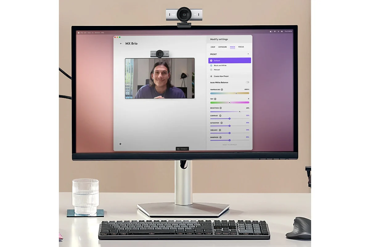 Logitech MX Brio 700 4K Webcam - Ultra HD Video & AI Face Enhancement - Image 6