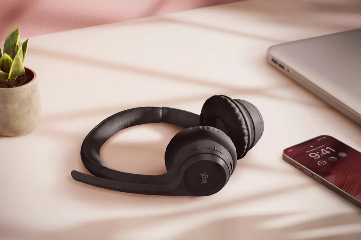 Logitech Zone 300 Wireless Over-Ear Headphones - Graphite Comfort - Image 6