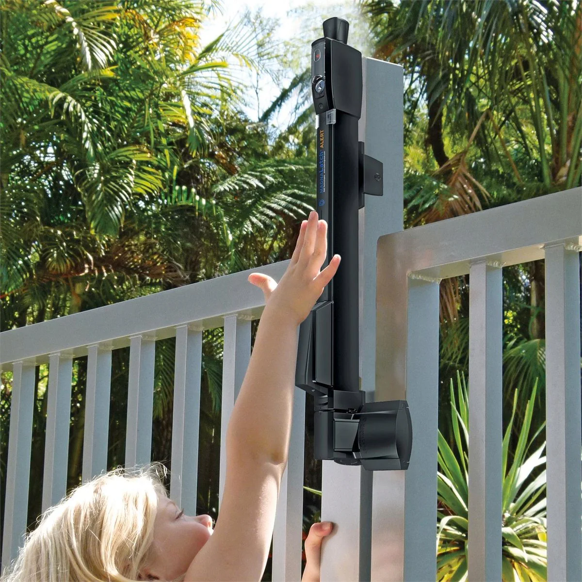 Magnalatch Pool Gate Latch - 1 Kit - Engineered Polymer - Child Safety - Image 3
