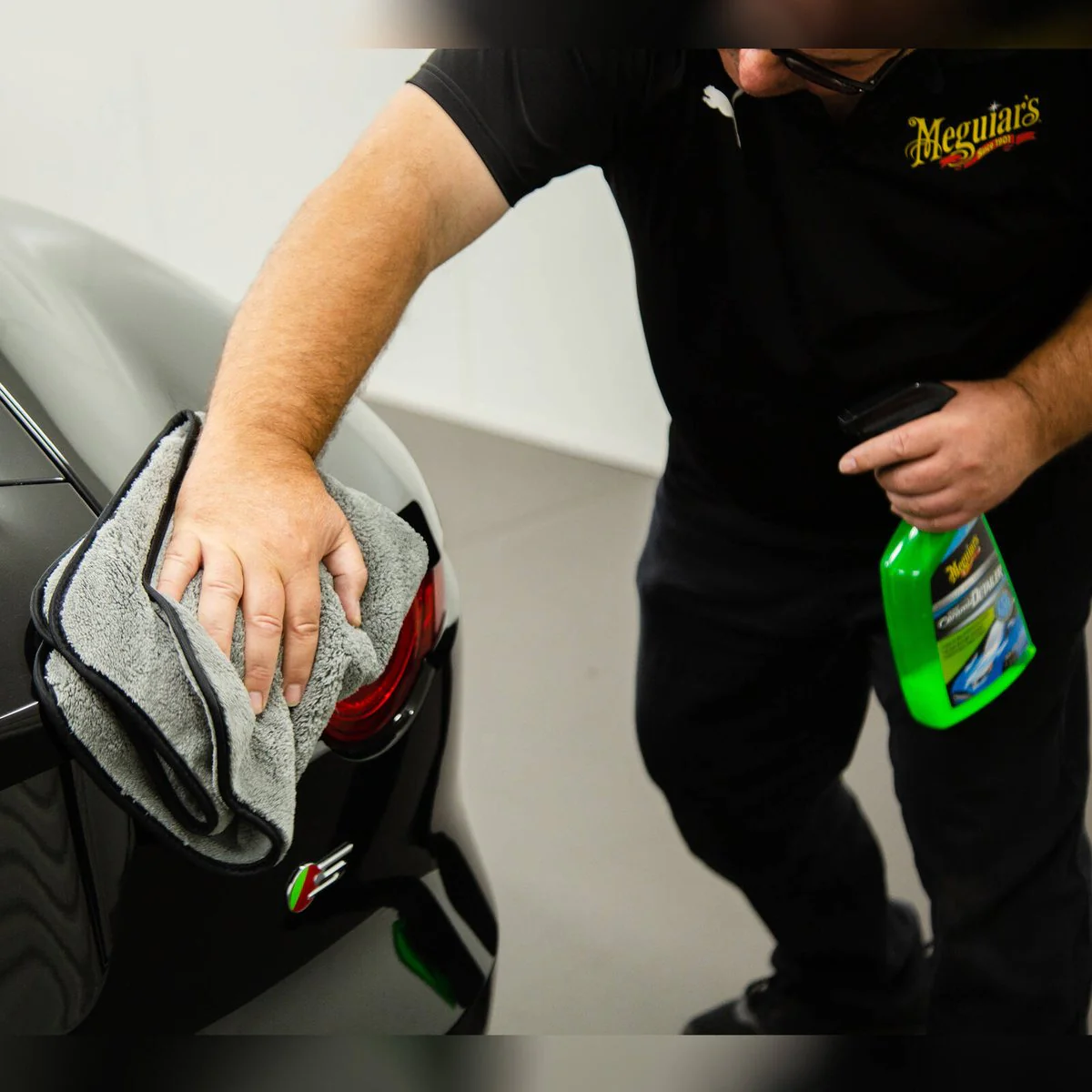 Meguiar S Microfibre Detailing Cloth - 600mm x 400mm - Ultra Plush, Scratch-Free - Image 3