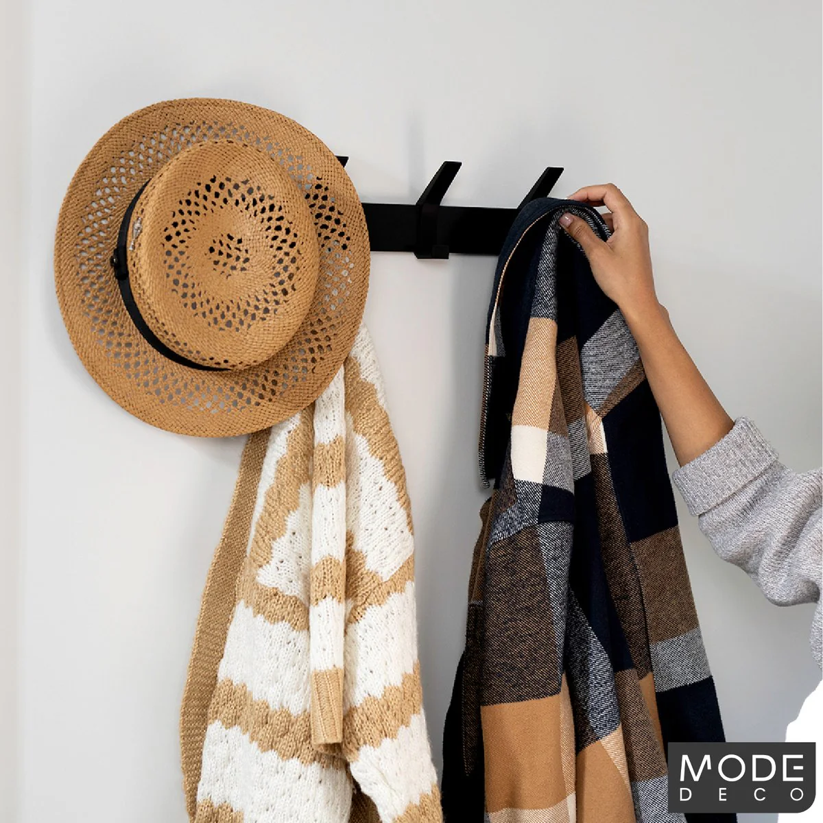 Mode 4 Black Sliding Hooks Hat and Coat Rack - 450mm - Adjustable Storage - Image 2