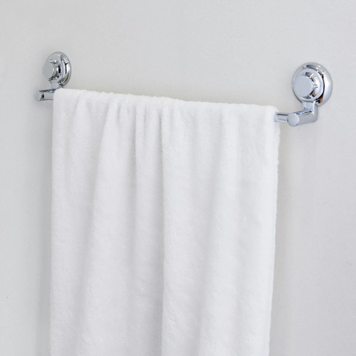 Naleon Suction Works Towel Rail - 60cm - Chrome - Easy Installation - 20kg Capacity - Image 2