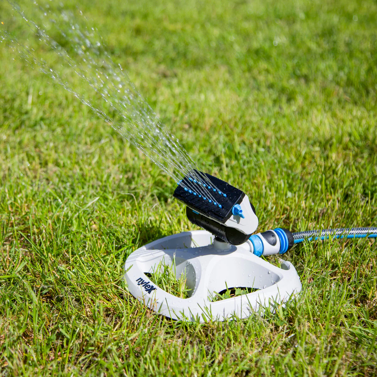 Nylex Oscillating Sprinkler - 170m² - UV Stabilised - Adjustable Flow - Image 3