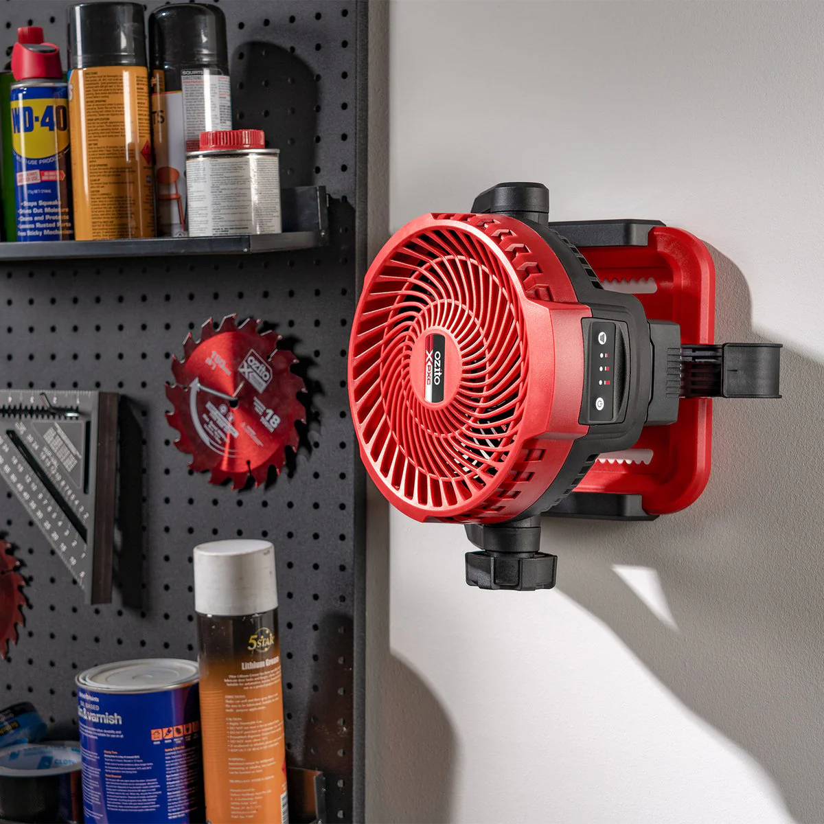 Ozito 18V Cordless Portable Fan PXPFS 018 - 360° Rotation - 3 Speed Settings - Image 3