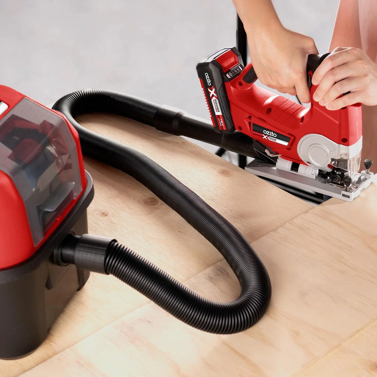 Ozito PXC 18V Cordless Wet and Dry Vacuum Inflator 10L - Red Black Silver - Image 5