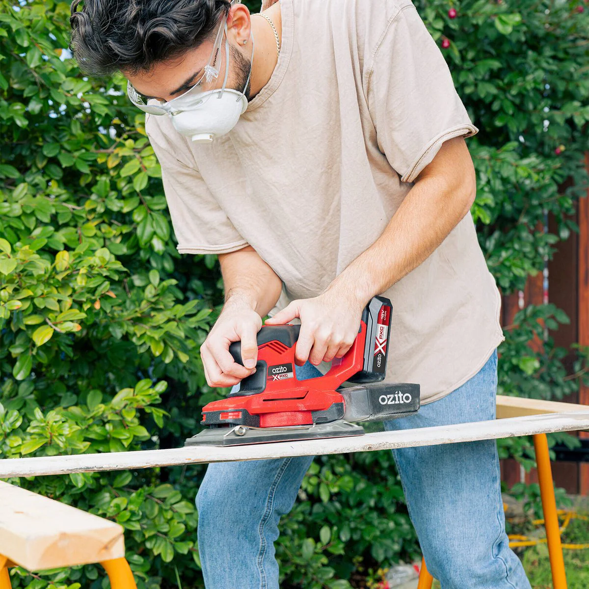 Ozito PXC 18V 1/2 Sheet Sander PXHSS 018 - 298mm x 142mm x 187mm - Efficient Timber Sanding - Image 3