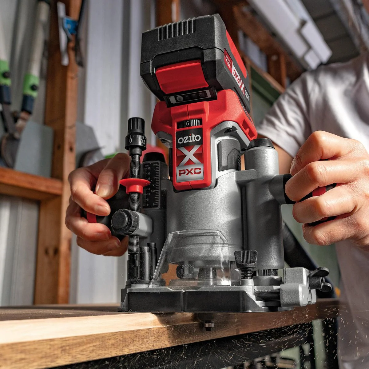 Ozito PXC 18V Cordless Brushless Plunge Router PXBPRS 018 - 250mm x 250mm x 160mm - Precision Control - Image 4