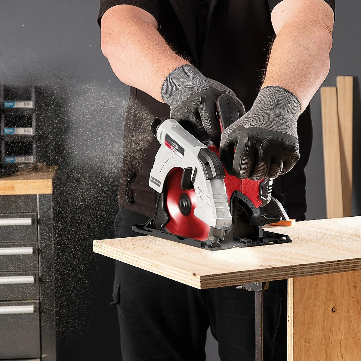 Ozito PXC Brushless Circular Saw - 18V - 184mm - Adjustable Depth - Red/Black - Image 5
