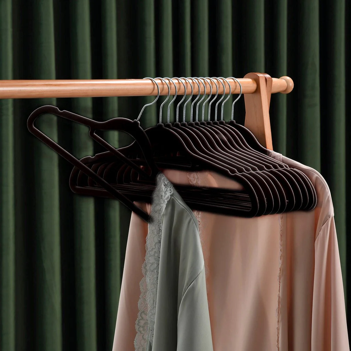 Practa Velvet Clothes Hangers 30 Pack - Slim Design - 410mm x 230mm - Non-Slip - Image 5
