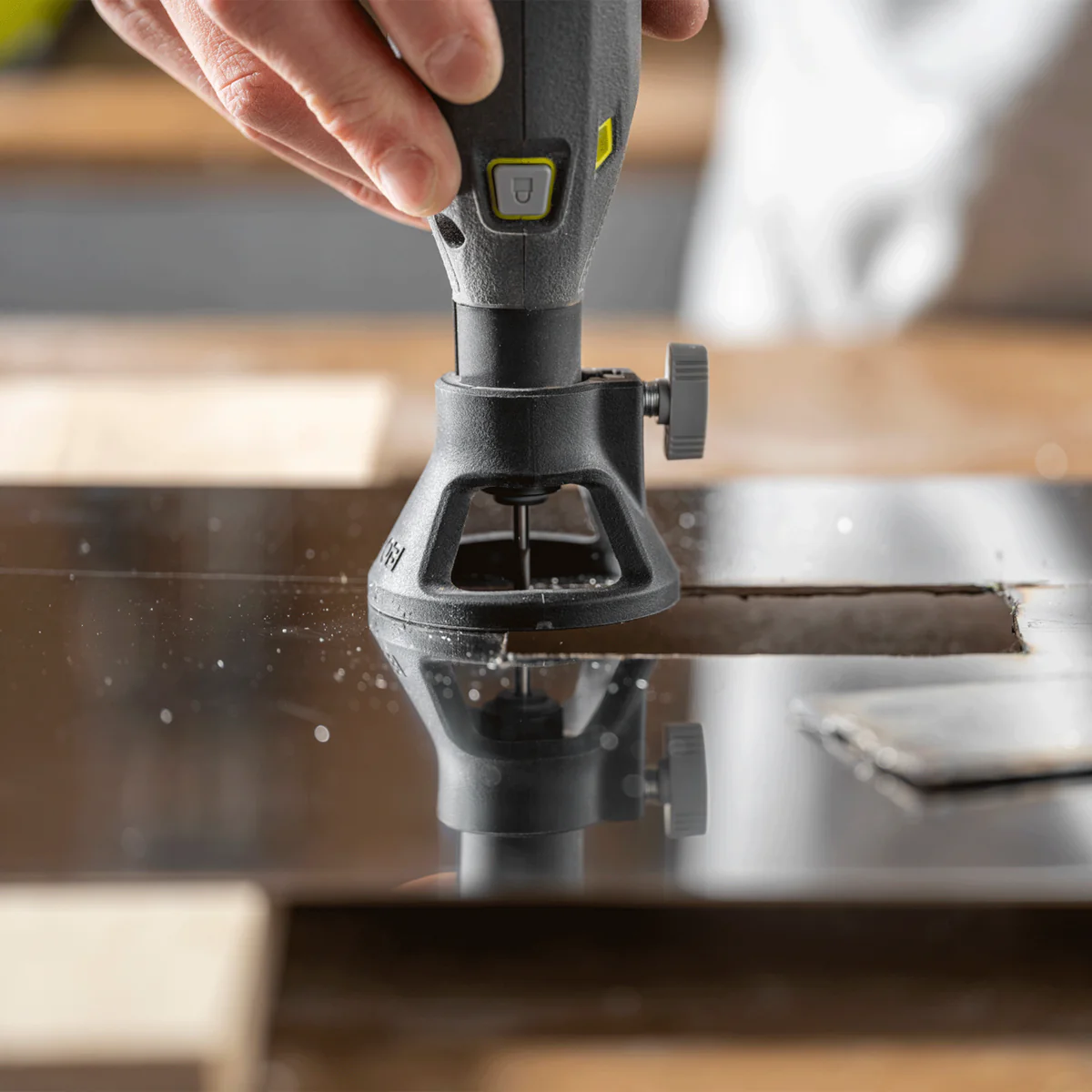 Ryobi 12V Rotary Tool RRT12 - 3 Attachments - 35 Accessories - 250mm - Image 3
