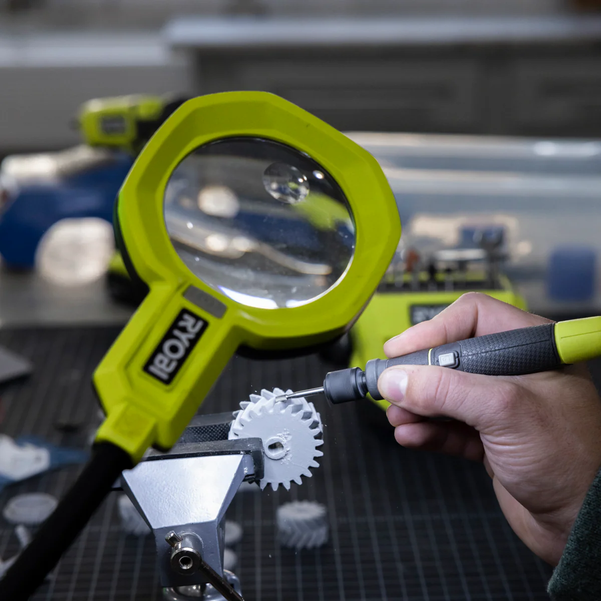 Ryobi 16 Piece Carving and Engraving Set - 38mm x 1mm - Versatile Tool Kit - Image 4