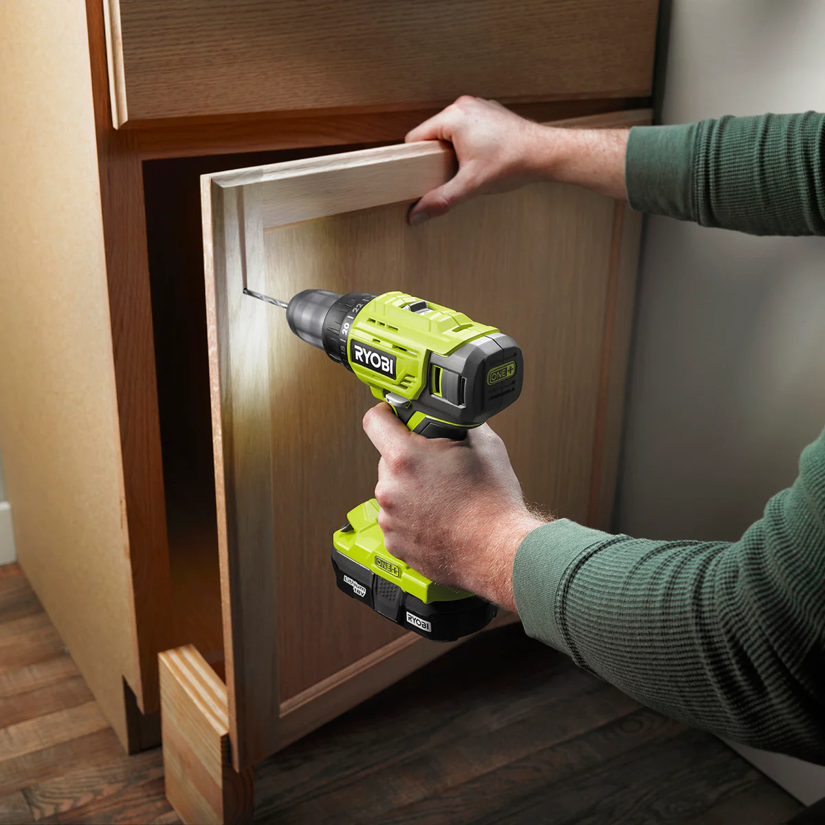 Ryobi 18V ONE+ Drill Driver Starter Kit R18DD22 - 2Ah Battery - 173mm x 203mm x 225mm - LED Light - Magnetic Screw Tray - Image 3