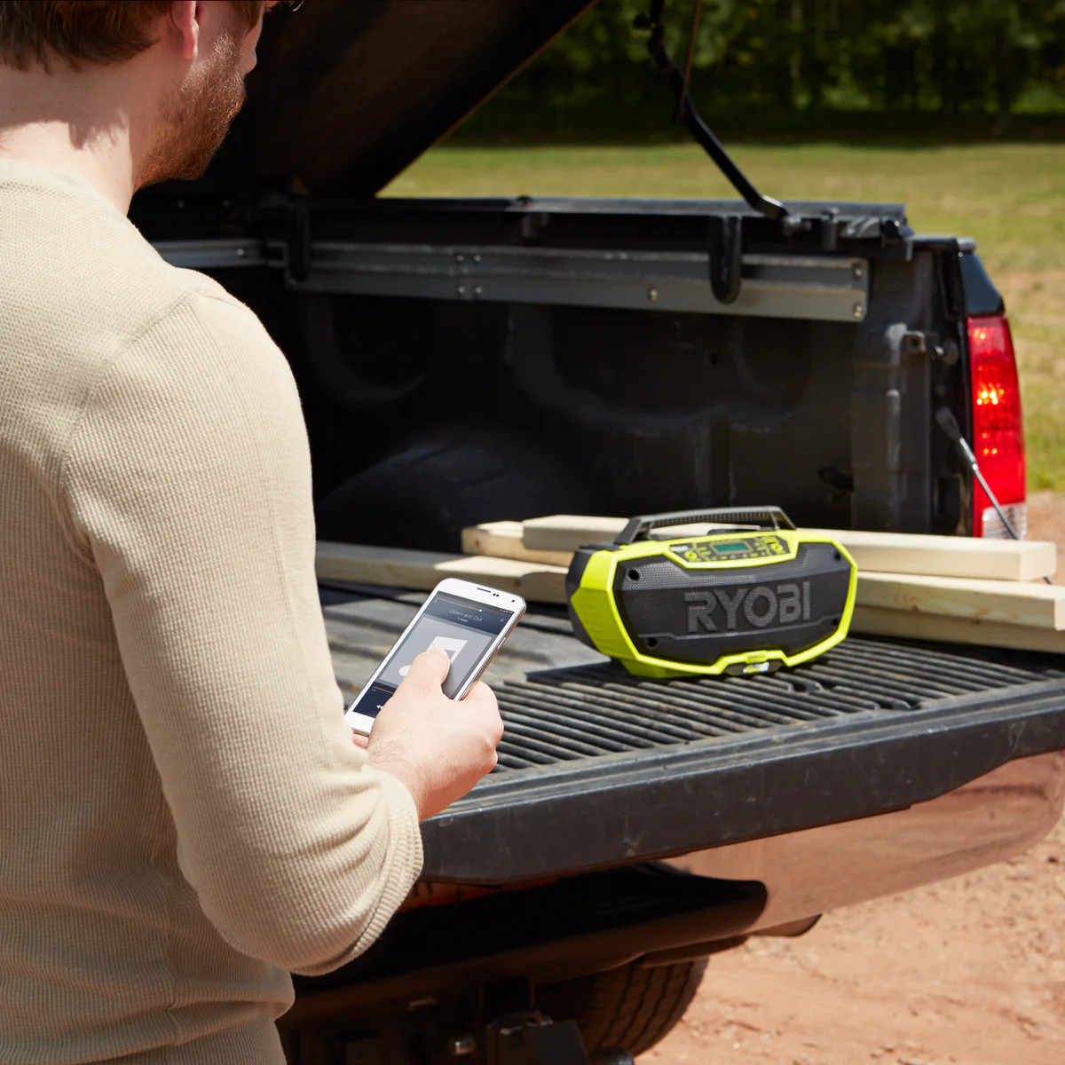 Ryobi 18V One Hybrid Bluetooth Radio - 2 Speakers - 340mm x 190mm x 160mm - Image 2