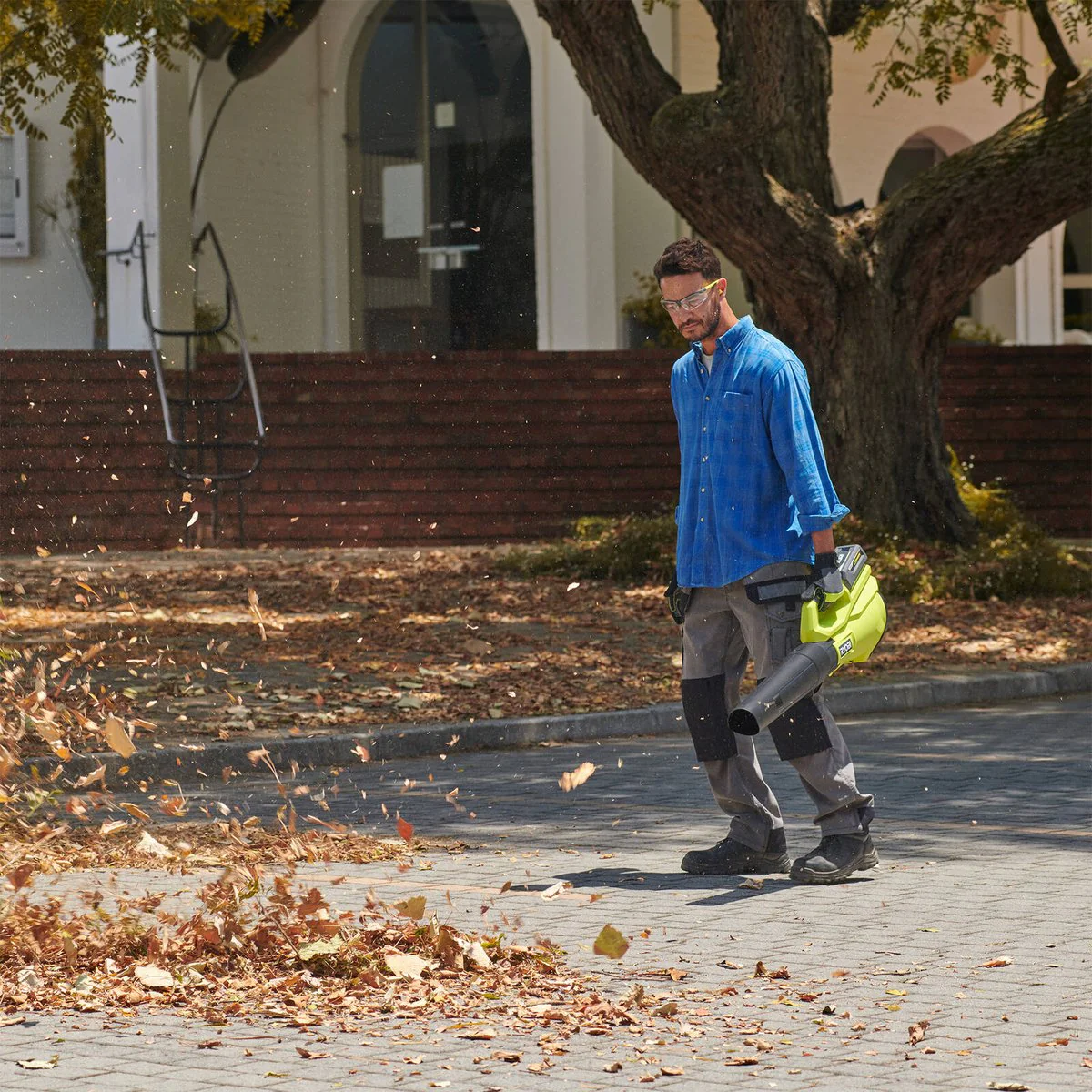Ryobi 36V Jet Blower R36BLW50 - 550CFM - Tool Only - Efficient Debris Clearance - Image 5
